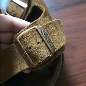 BIRKENSTOCK SUEDE ARIZONA STYLE SZE 37 fits like 8
